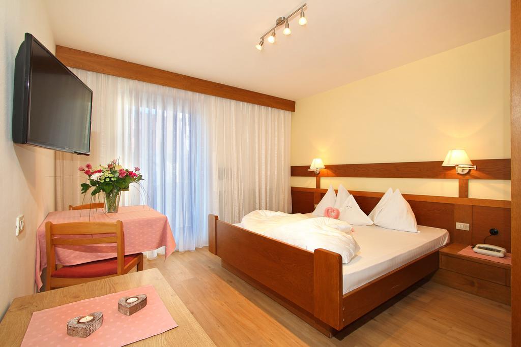 Hotel Garni Savoy كاستيلِروتّو الغرفة الصورة